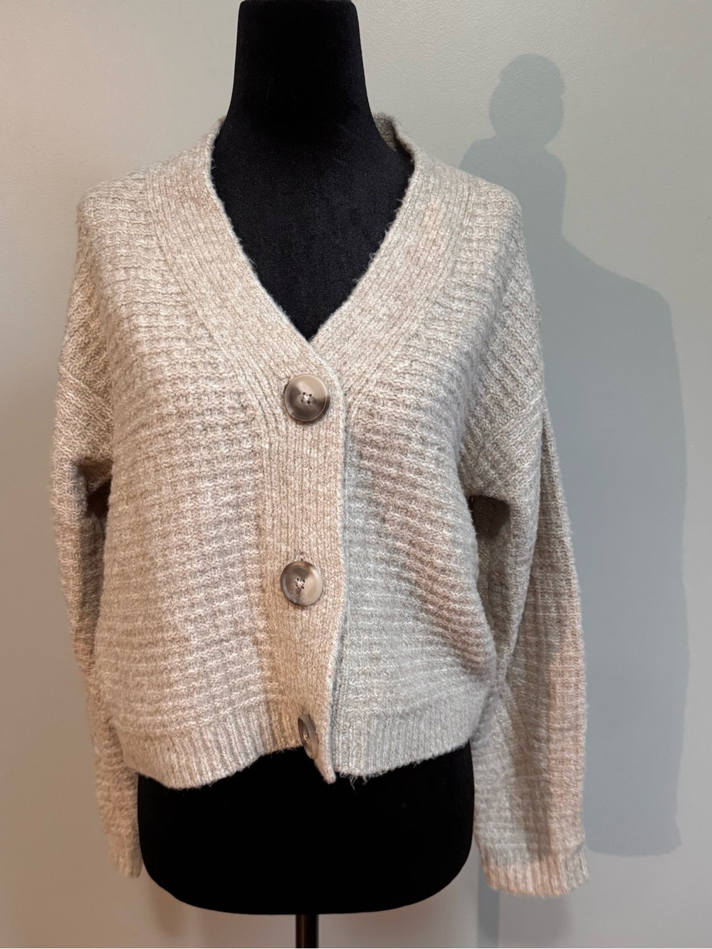 Universal Thread Cream V-Neck Button Front Sweater Cardigan